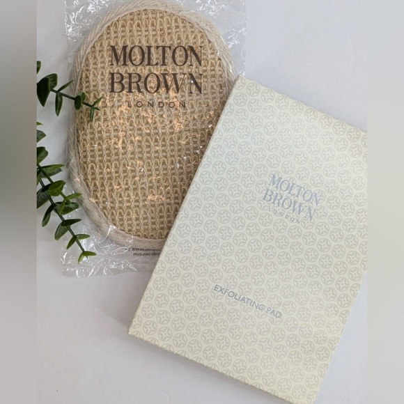 Molton Brown Exfoliating Pads NEW in box set of 2 - Picture 1 of 4